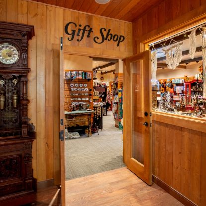 MLL_Photography_Gift Shop_Entrance_Spatial View_01
