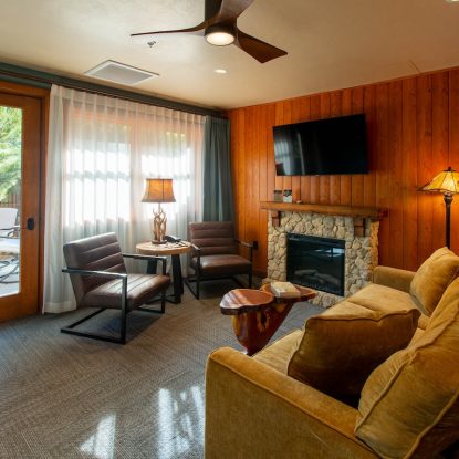 Mount Lemmon Lodge_Hearts Desire Suite (room 307)_Living Area_Spatial View_01